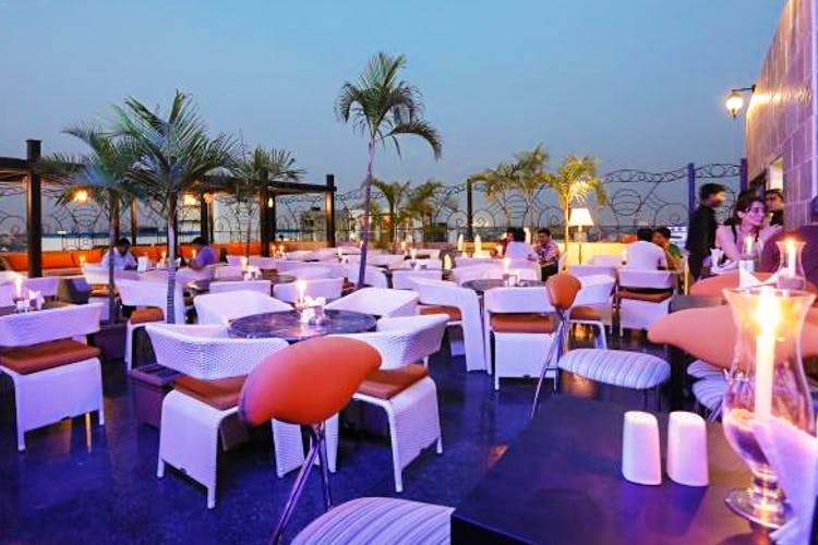 Candlelight Dinner On The Roof? This Restaurant Is Perfect For Date Night